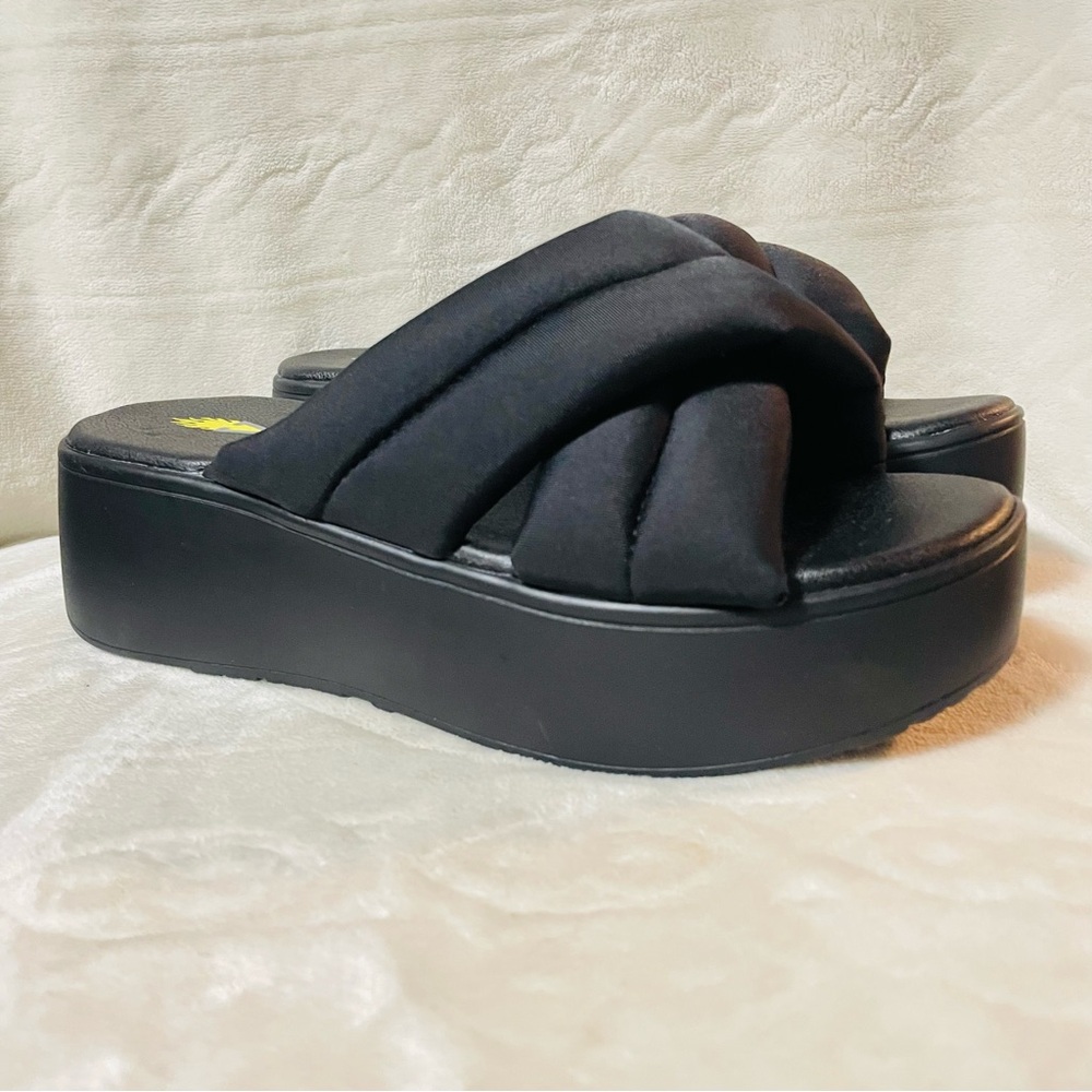 Volatile Yelepa Women's Criss Cross Wedge Black Puffy Padded Slide Sandals Sz 6